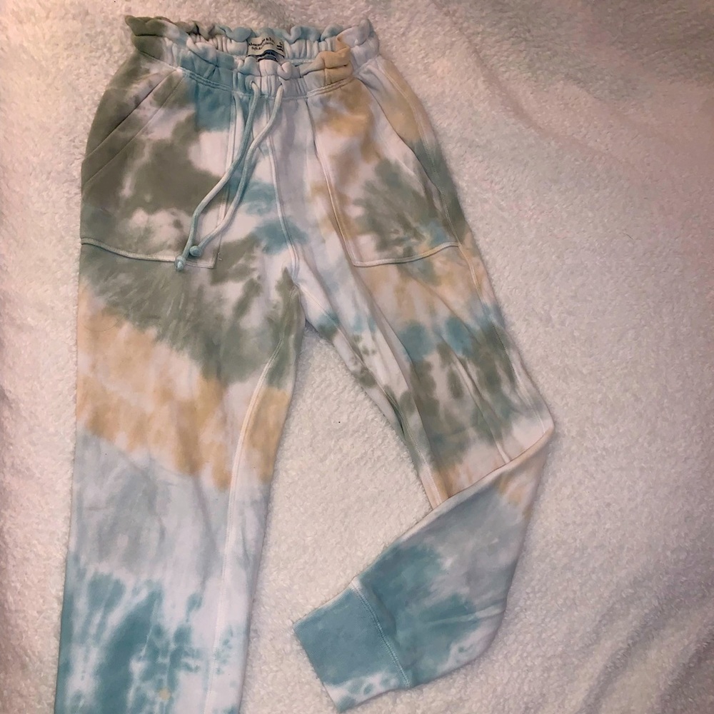 Abercrombie & Fitch SoftAF sweatpants with paper bag drawstring waist!